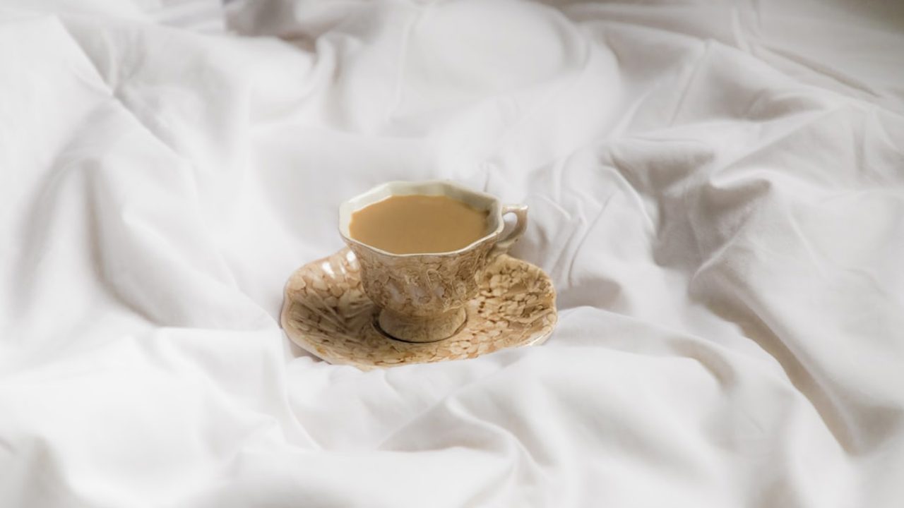 What Is Emotional Hunger? Ways to Break the Snacking Cycle