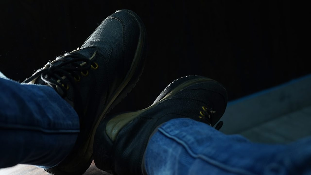 Ways to Reduce Varicose Veins, Swelling, and Foot Pain for People Who Stand All Day