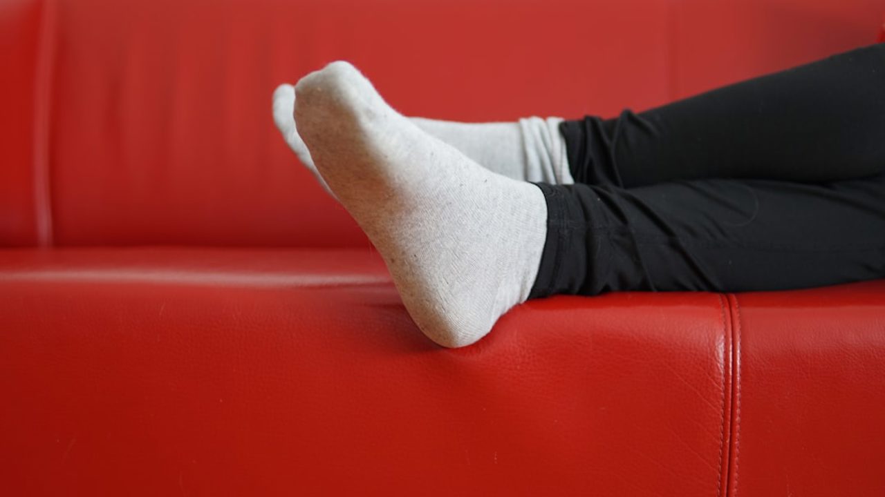 Ways to Reduce Varicose Veins, Swelling, and Foot Pain for People Who Stand All Day
