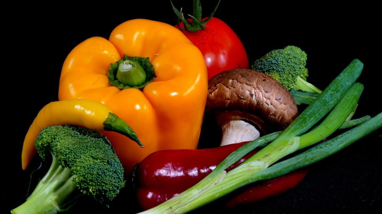 What Is Healthy Living? Nutrition, Exercise, Sleep, Stress Management, and Habits