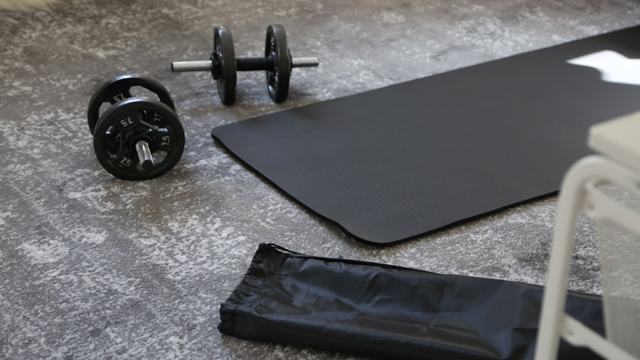 What Is a 15-Minute Micro Workout, How to Do It, and How to Make It a Habit